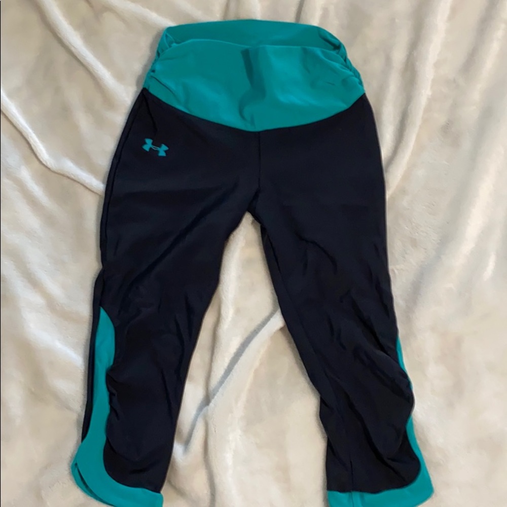 Women’s Capri workout bottoms
